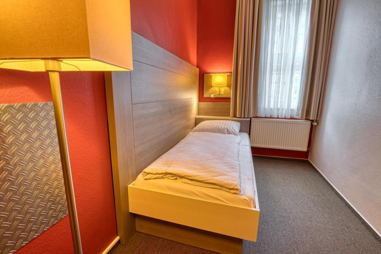 Hotel Goldene Krone جوسلار المظهر الخارجي الصورة